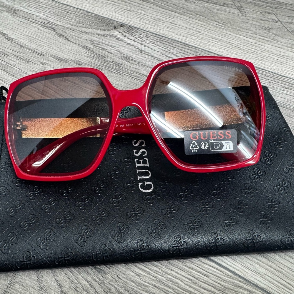 Guess Bold Red gold square gradient sunglasses GO00031 - Picture 4 of 5